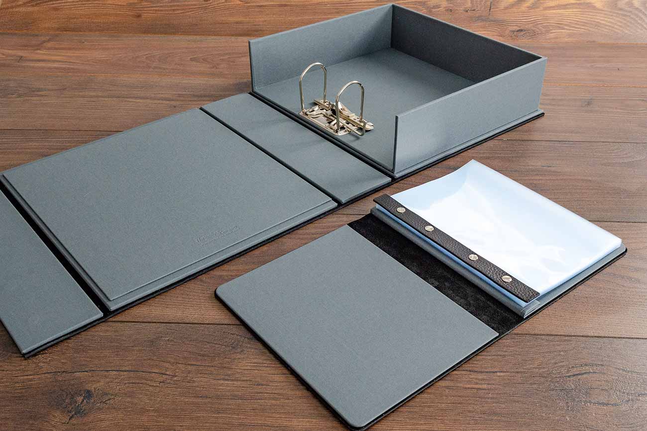 Open clamshell box binder and A5 binder for vehicle documents