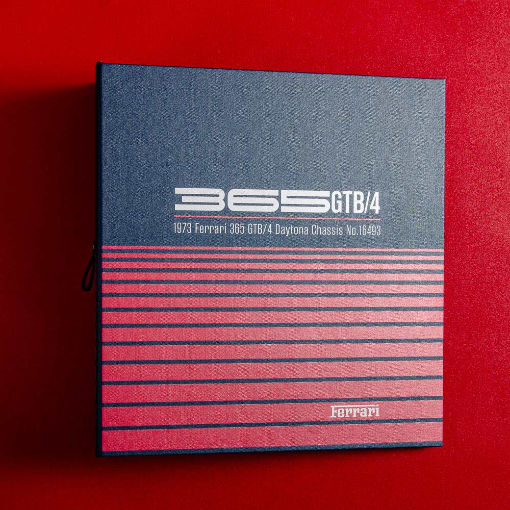 365 GTB/4 custom made car history file in bespoke red and blue fabric - Gallery image 5