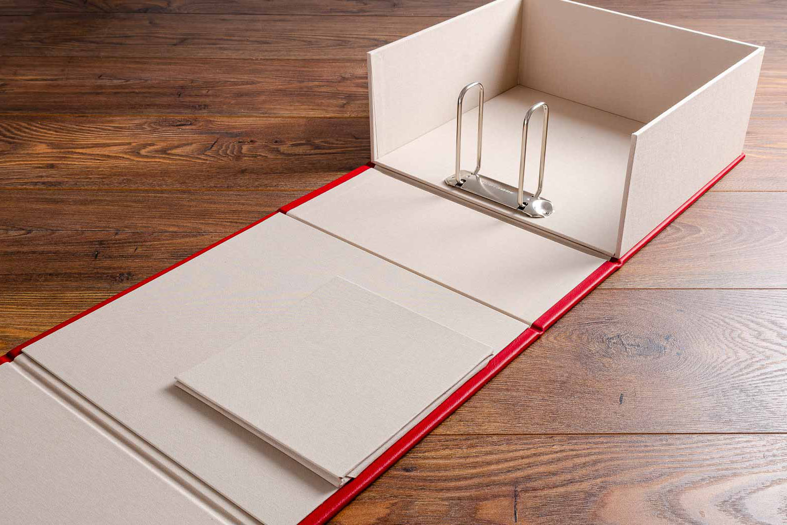 Clamshell box binder for Jaguar vehicle documents