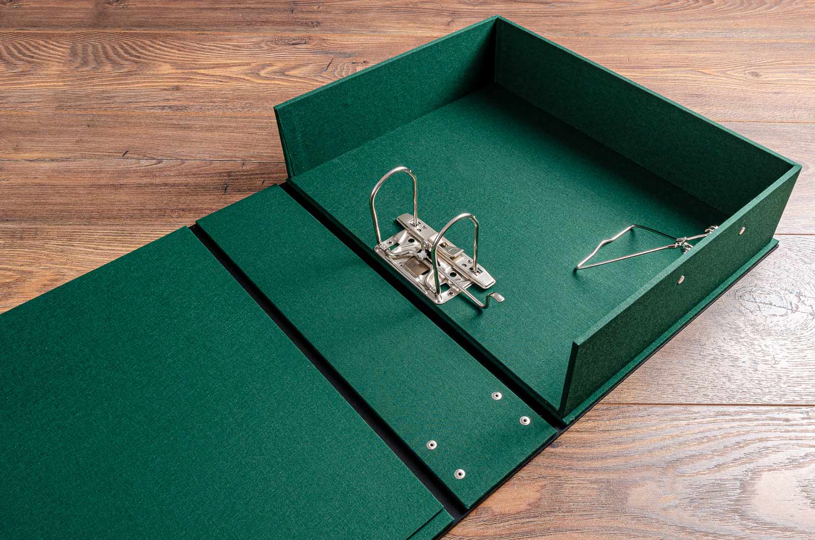 Customised box binder for Bentley vehicle documents