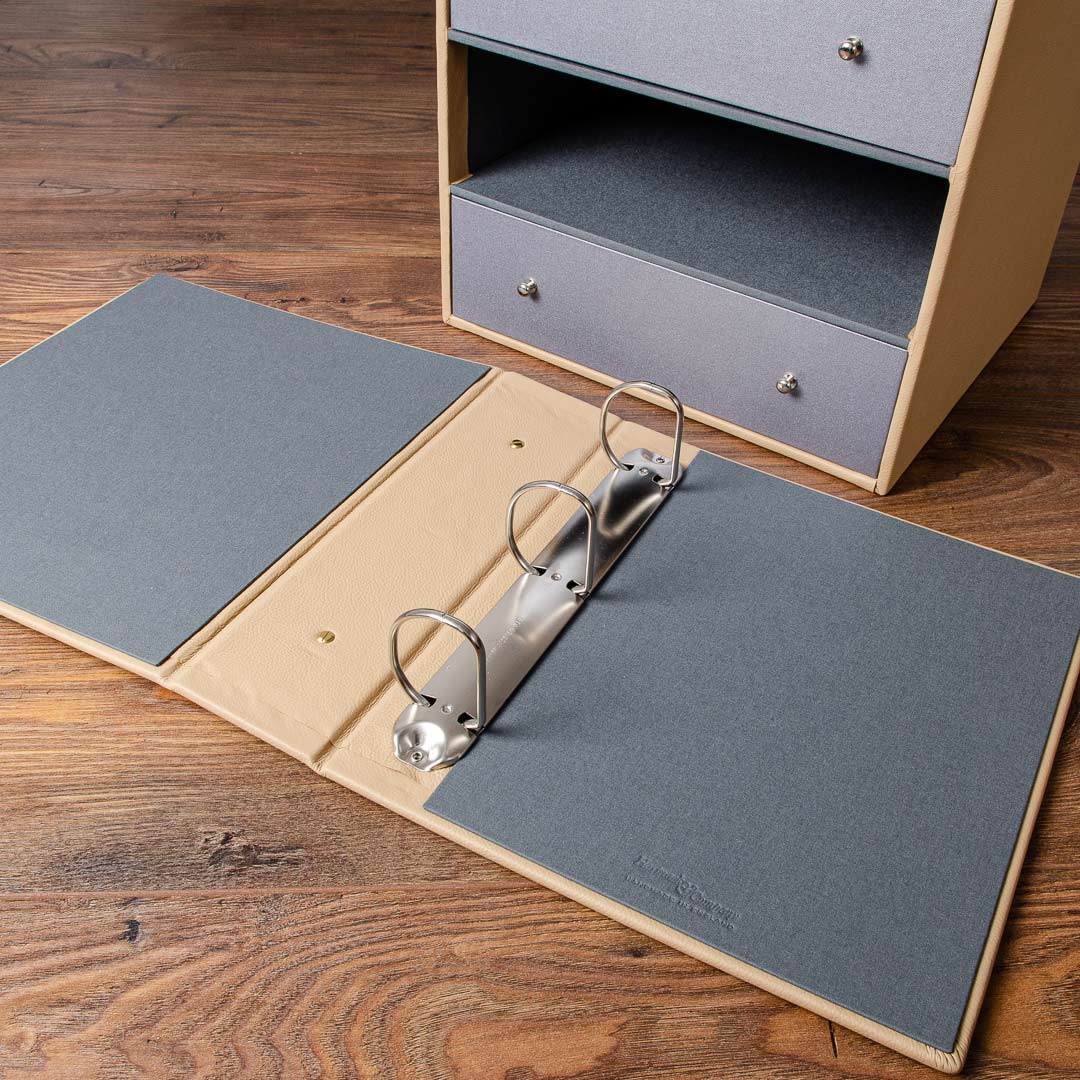 Custom and bespoke leather ring binder for vehicle documents - Gallery image 1