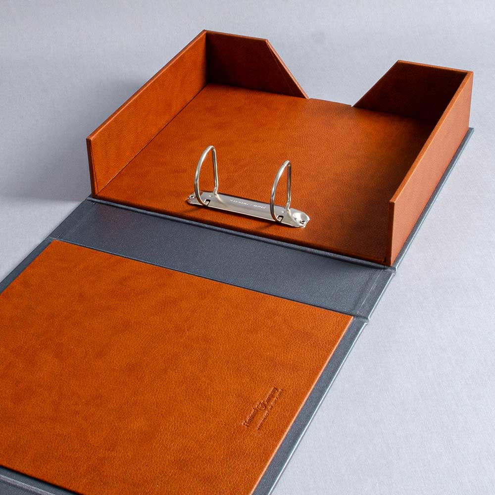 Luxury box file in brown faux leather with a 2 ring binder mechanism and V cut hand made by Hartnack and Co - Gallery image 2
