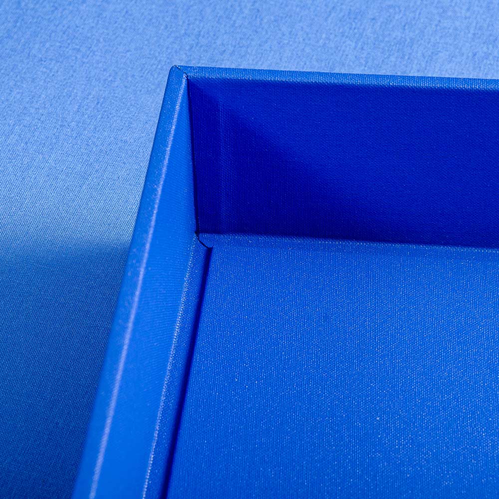 Close-up of a high quality custom made blue box with double thick walls by hartnack and co - Gallery image 6
