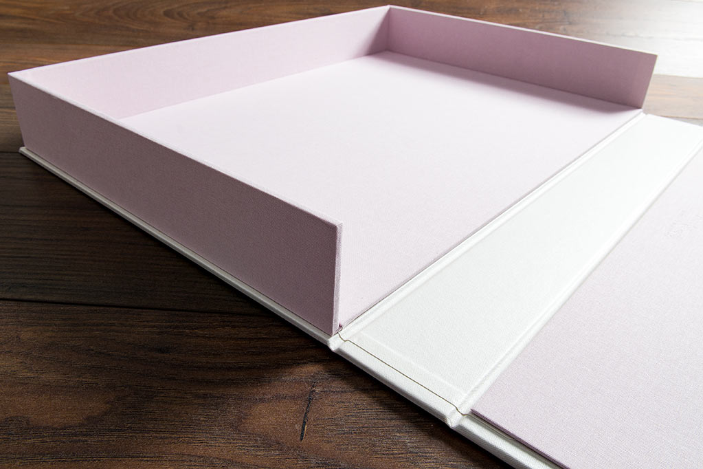 Baby pink clamshell box tray