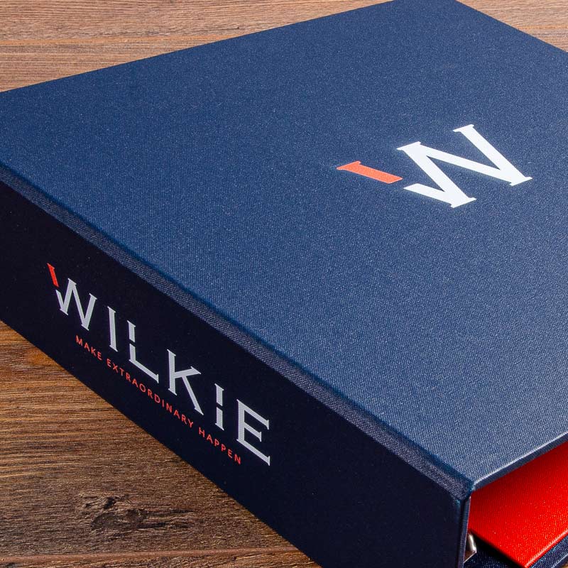 Detail of colour personalisation on custom made high quality presentation ring binder by Hartnack & Co - Gallery image 2